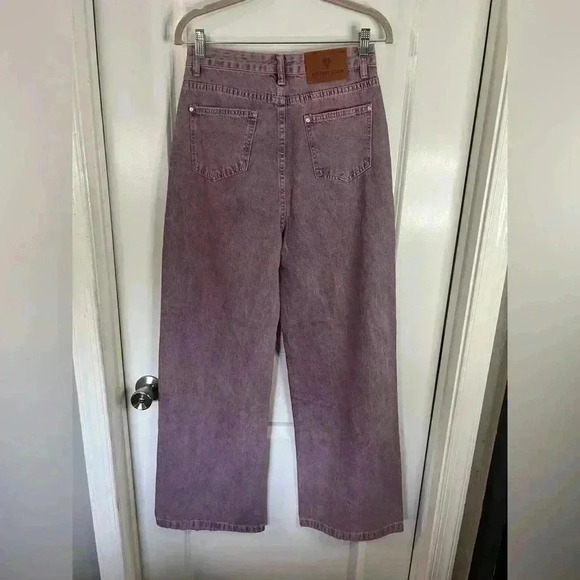 Aelfric Eden Women’s Purple Distressed Hole Wise Leg Jeans - Size 30 - Picture 4 of 7